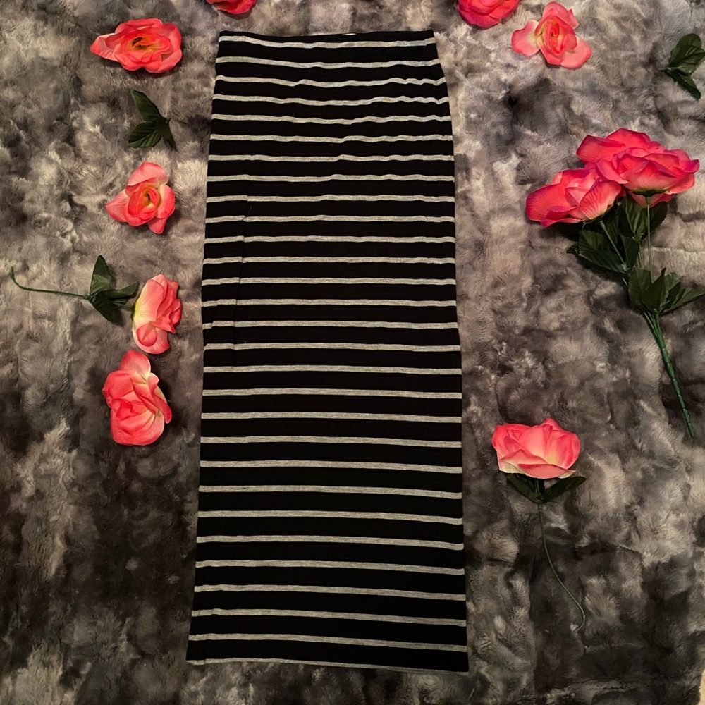 Gray striped midi skirt